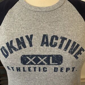 NWT!!🩶DKNY CAP SLEEVE TEE